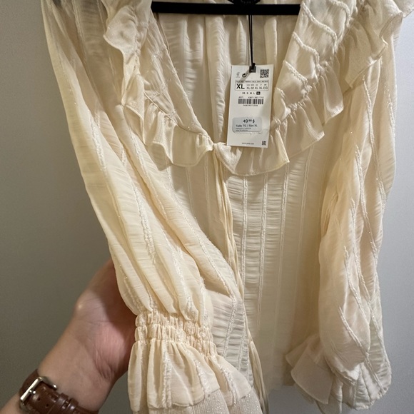 Zara blouse - Picture 2 of 4